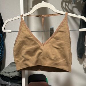Halter - CSB Sports Bra X Isabelle Mathers